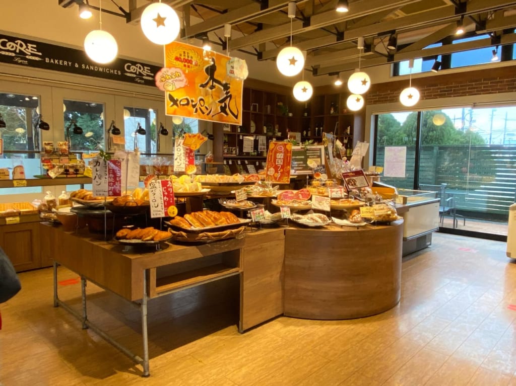 リヨンスダコア店内