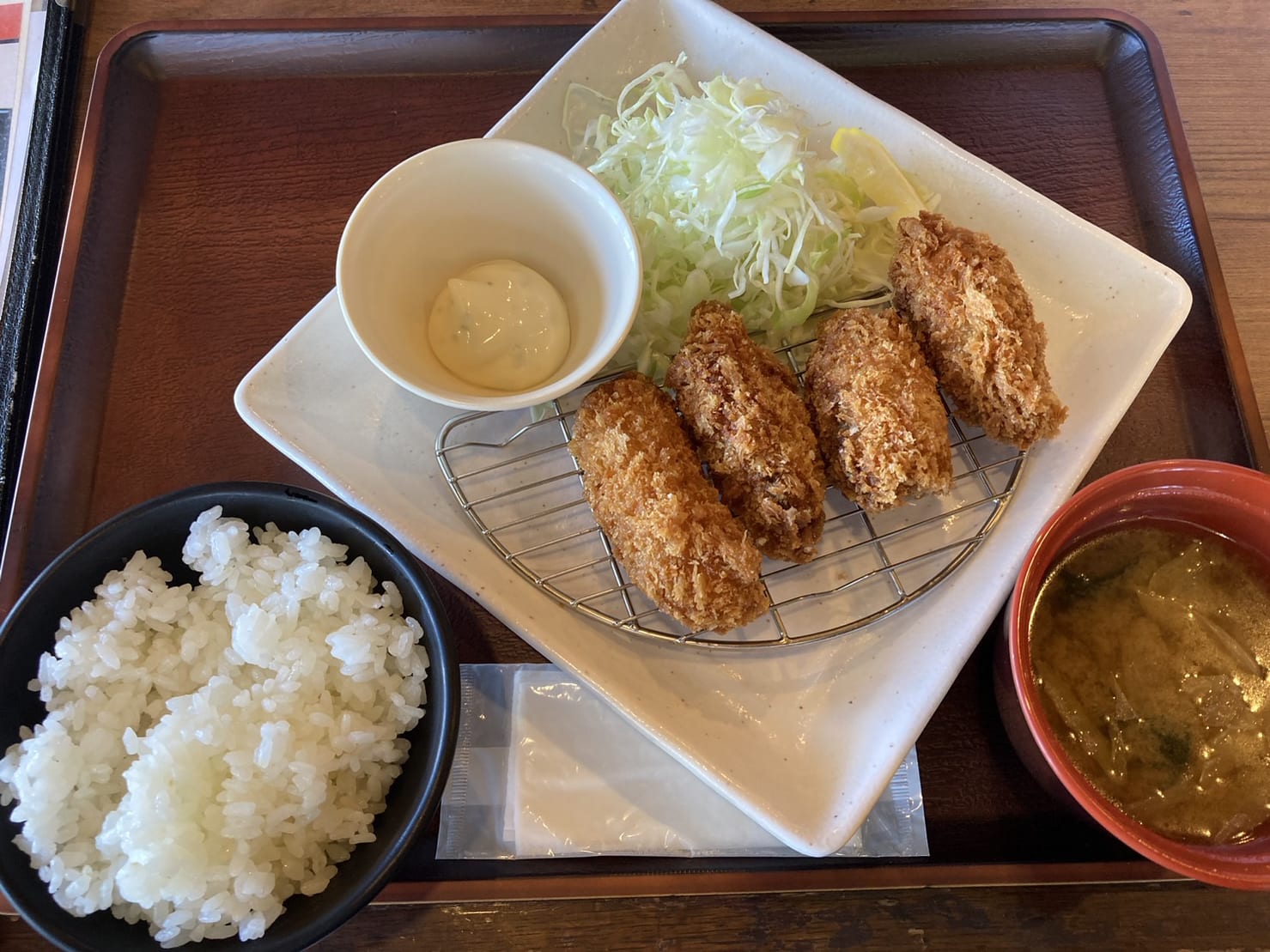 たまや食堂　大粒カキフライ定食