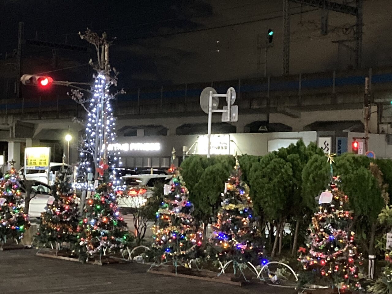 鎌ケ谷駅前イルミネーション小さなツリー