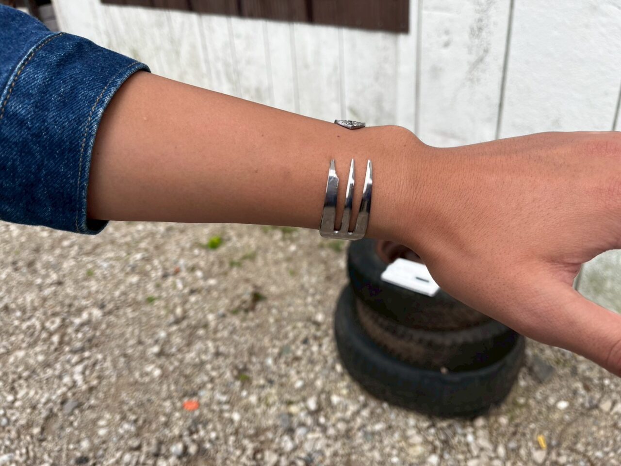 フォークから作られたブレスレット