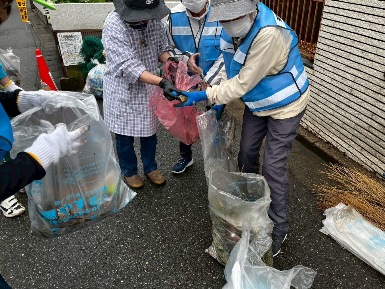 集めたごみは仕分けて