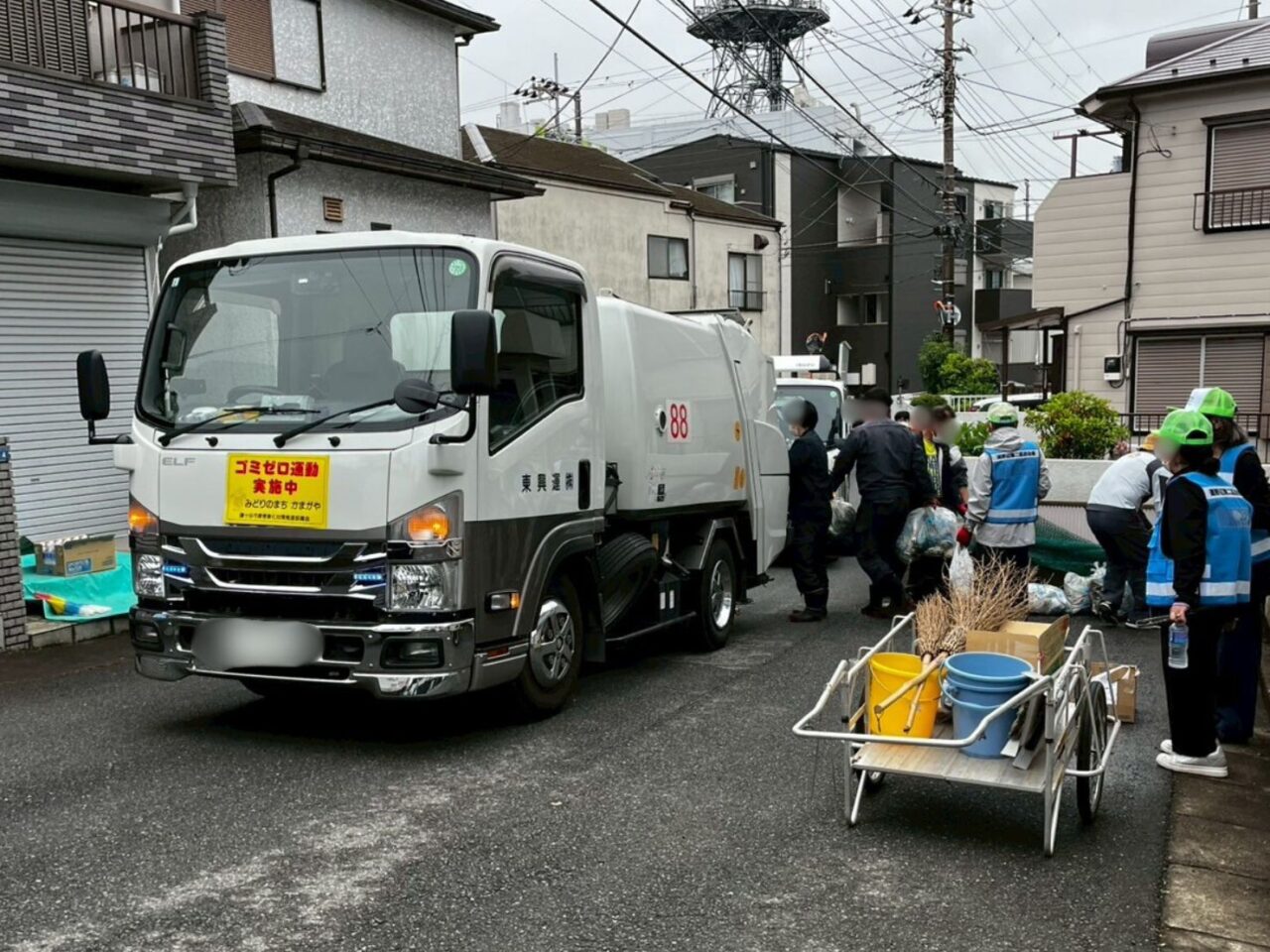 収集車にて回収