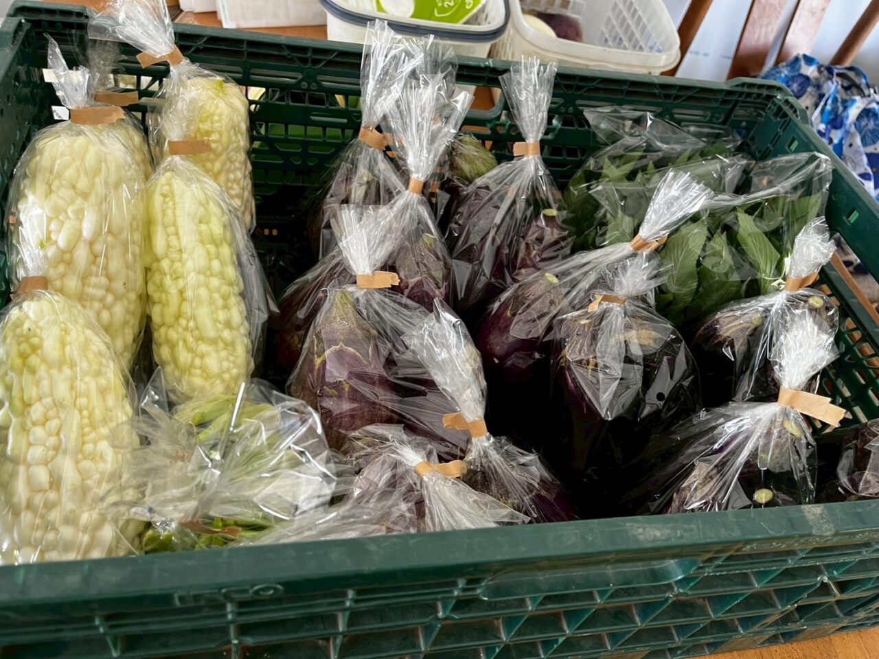 キレイに袋詰めされた野菜