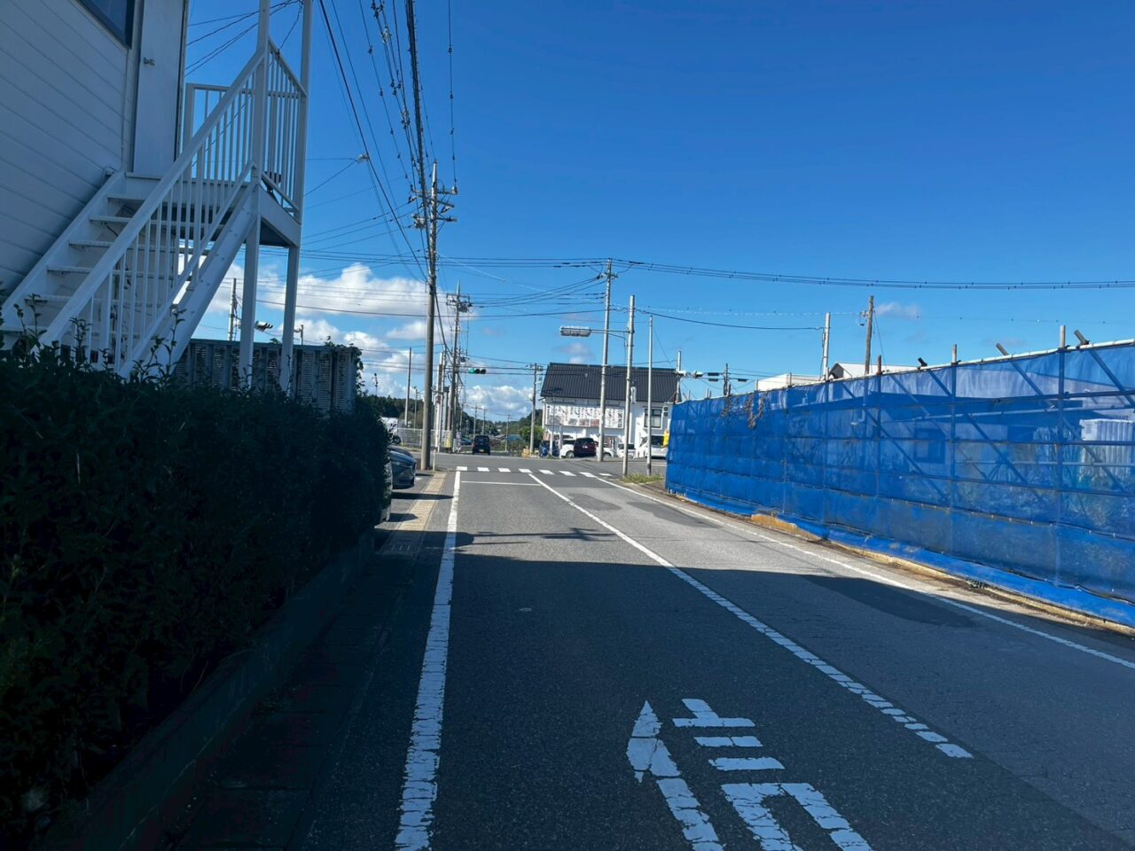 近くの交差点
