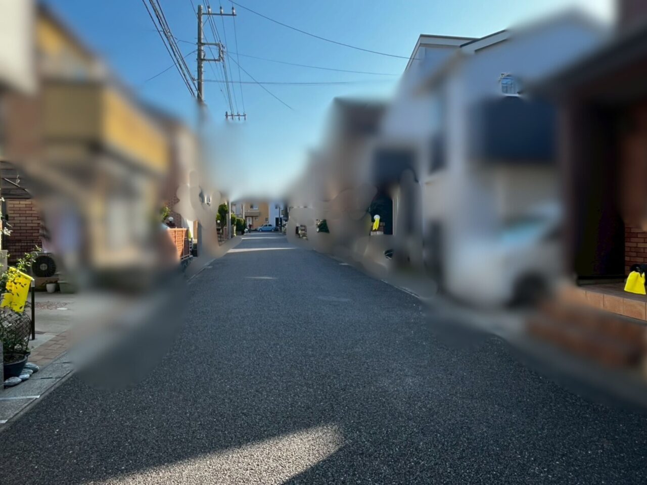 黄色いタオルが家々に