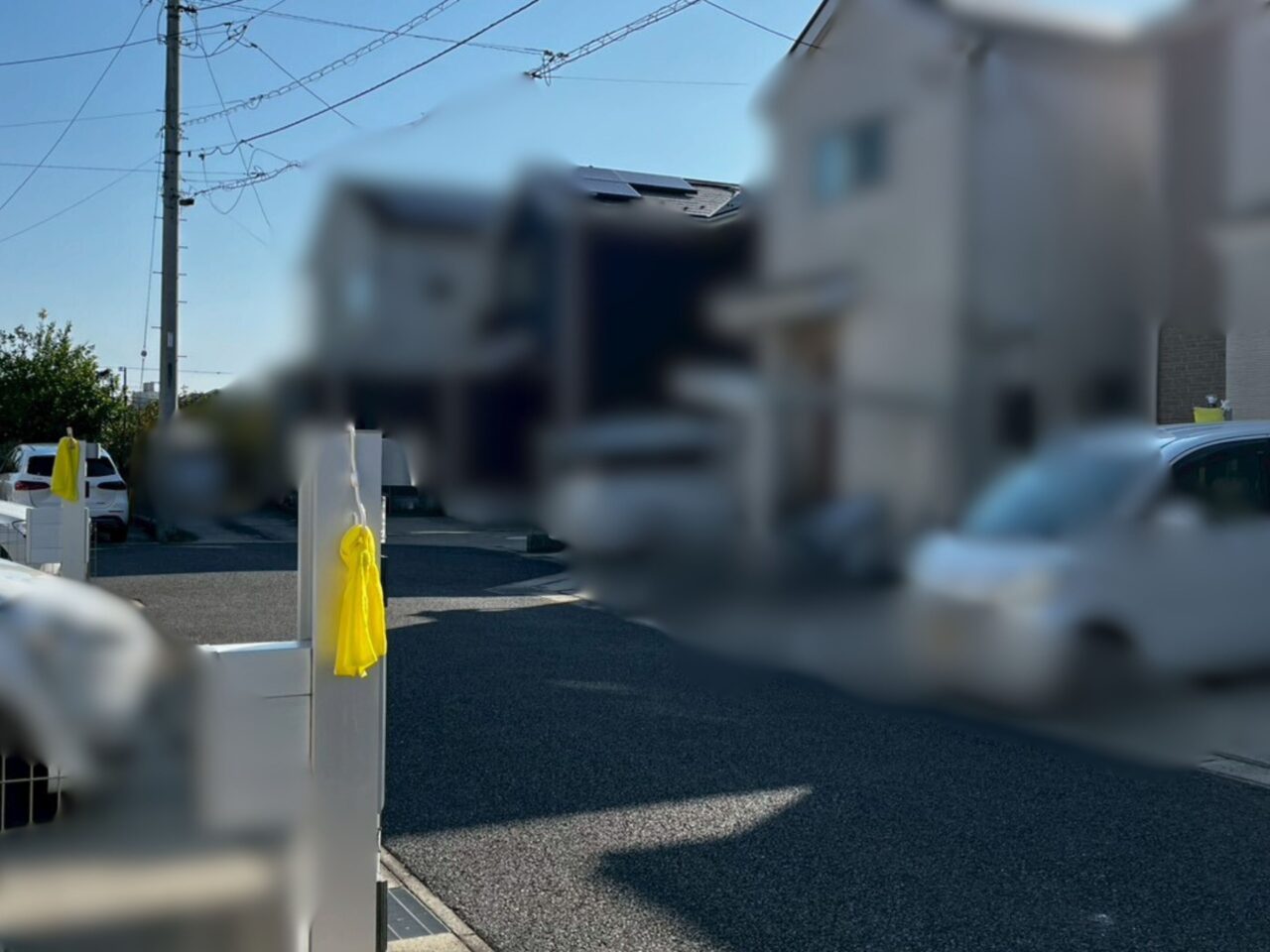 家々に出ていた黄色いタオル